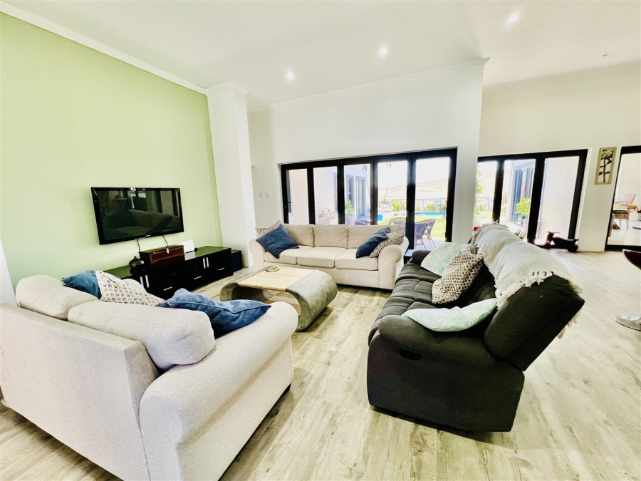 4 Bedroom Property for Sale in Mount Royal Golf Estate Western Cape